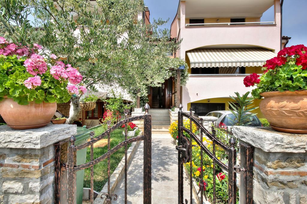Apartment Roko Umag Exterior photo